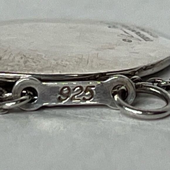 Tiffany & Co - Elsa Peretti 925 Silver Madonna Pendant on 17” chain - Picture 10 of 14